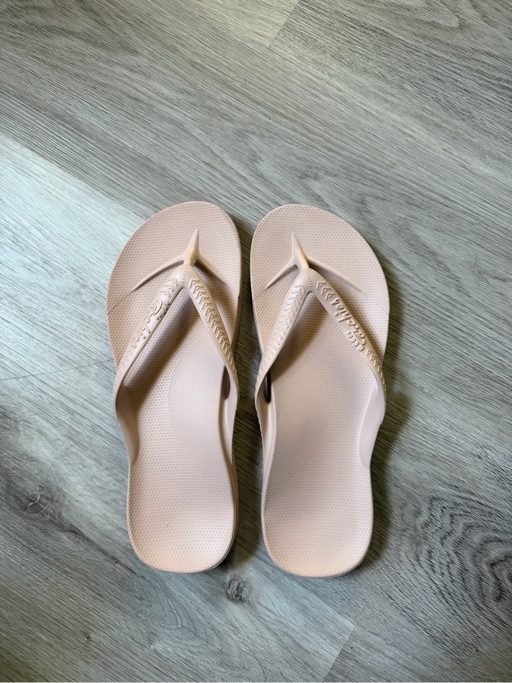 Archie’s flip flops size 11